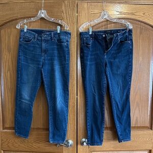 Women's Blue Jeans
2 pair
Lucky Brand and Tahari